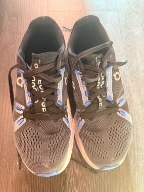 On Running Men's Black and Blue Athletic Running Shoes